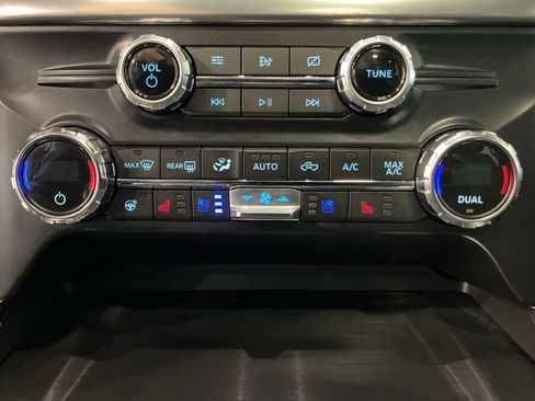 Used 2021 Ford F150 Lariat w/ Equipment Group 502A High AWD/4WD image 27