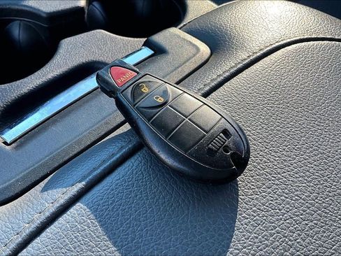 Used 2014 RAM 1500 Express image 31