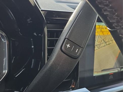 Used 2025 GMC Sierra 1500 SLT image 29