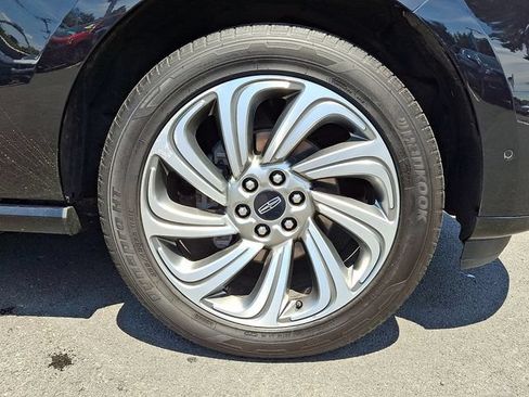Used 2023 Lincoln Navigator Reserve AWD/4WD image 9