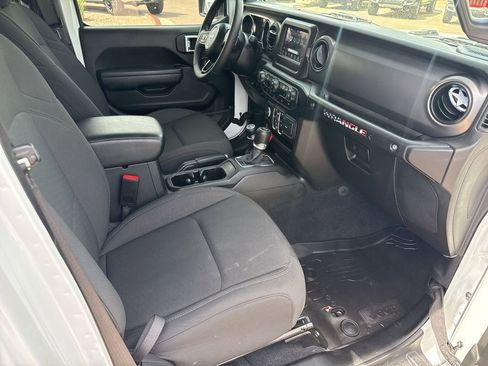 Used 2022 Jeep Wrangler Unlimited Sport image 17
