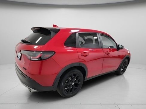 Used 2023 Honda HR-V Sport image 11