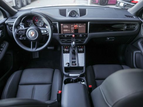 New 2026 Porsche Macan image 36