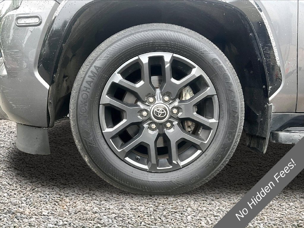 Used 2023 Toyota Sequoia Platinum AWD/4WD image 9