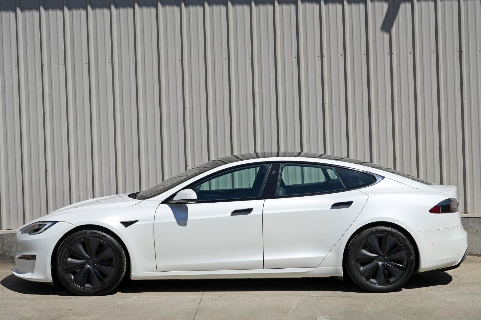 Used 2022 Tesla Model S AWD/4WD image 54