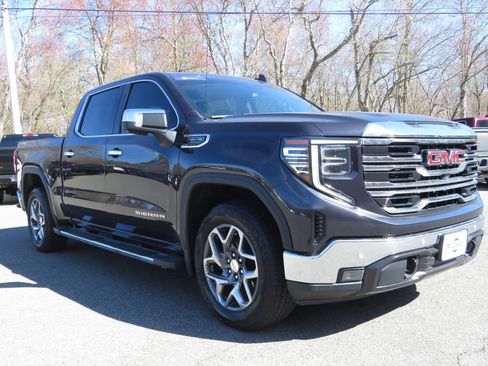 Used 2022 GMC Sierra 1500 SLT w/ SLT Premium Plus Package AWD/4WD image 3