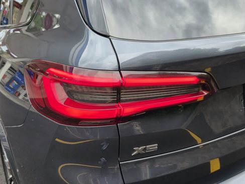 Used 2020 BMW X5 M50i w/ Premium Package image 20