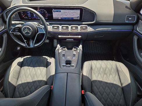 Used 2025 Mercedes-Benz Maybach GLS 600 4MATIC image 19