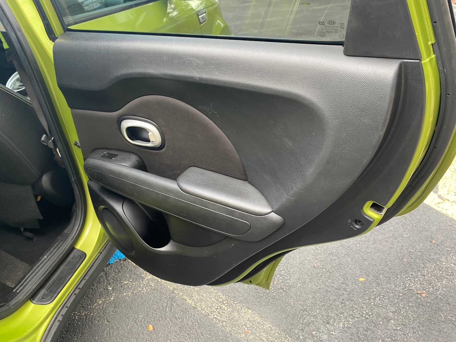 Used 2016 Kia Soul + FWD image 29