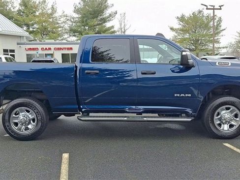 Used 2024 RAM 2500 Big Horn w/ Bed Utility Group image 9