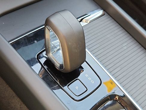 Certified 2023 Volvo XC60 B5 Core w/ Climate Package image 14