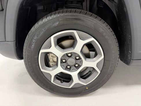 Used 2022 Jeep Compass Trailhawk AWD/4WD image 17