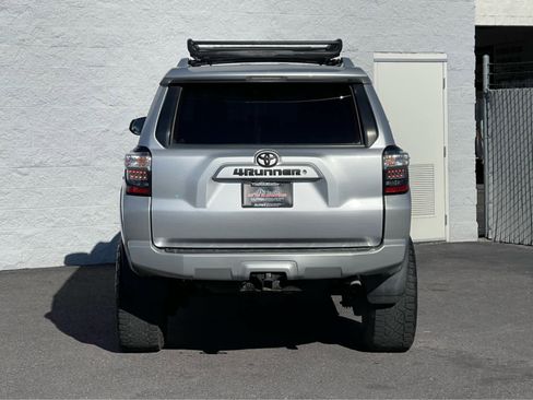 Used 2014 Toyota 4Runner SR5 image 6