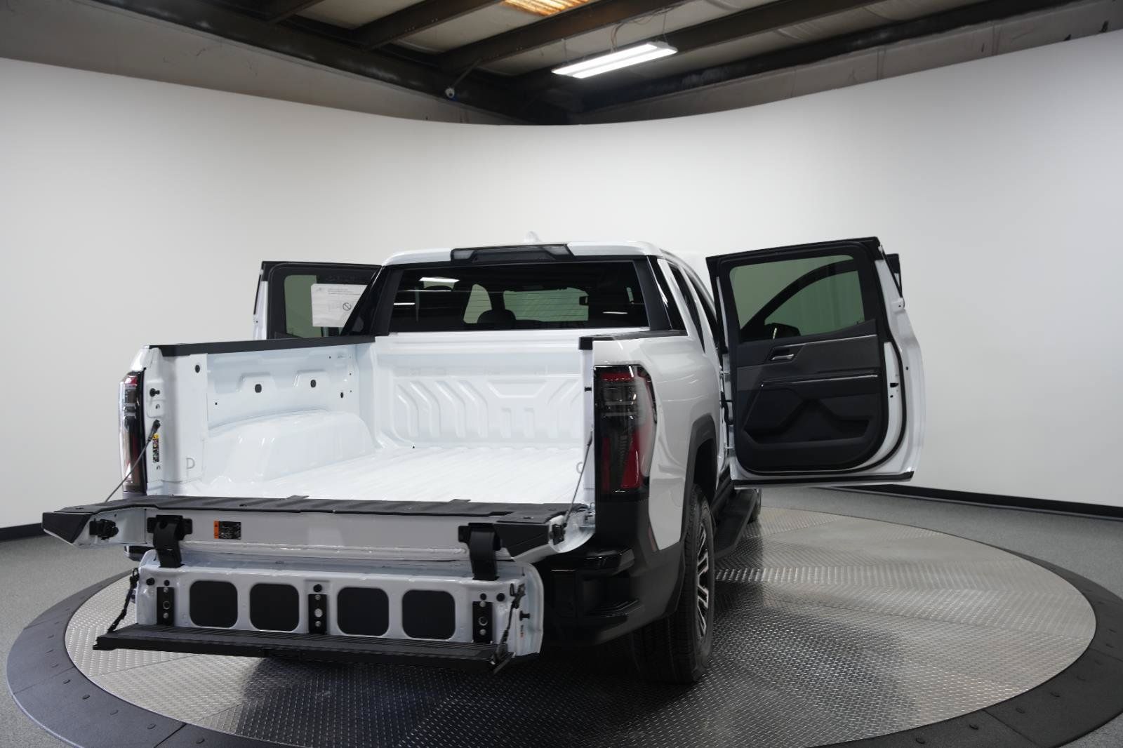 New 2026 GMC Sierra EV Elevation AWD/4WD image 11
