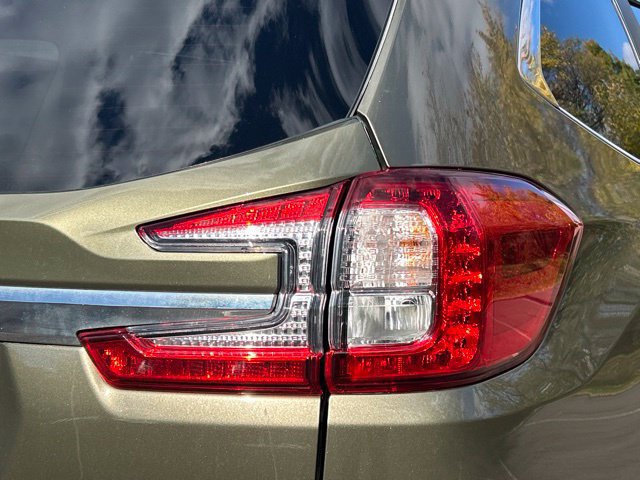 Used 2025 Subaru Ascent Limited AWD/4WD image 16