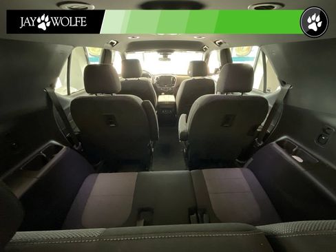 Used 2024 Chevrolet Traverse LT FWD image 24