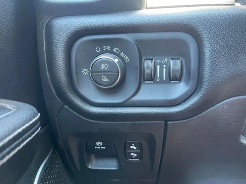 Used 2019 RAM 1500 Laramie AWD/4WD image 35