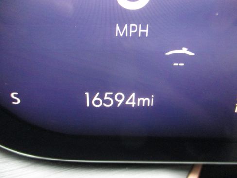 Used 2025 Buick Envision Sport Touring AWD/4WD image 17