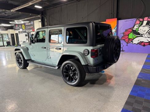 Used 2023 Jeep Wrangler Unlimited Sahara w/ Cold Weather Group AWD/4WD image 3