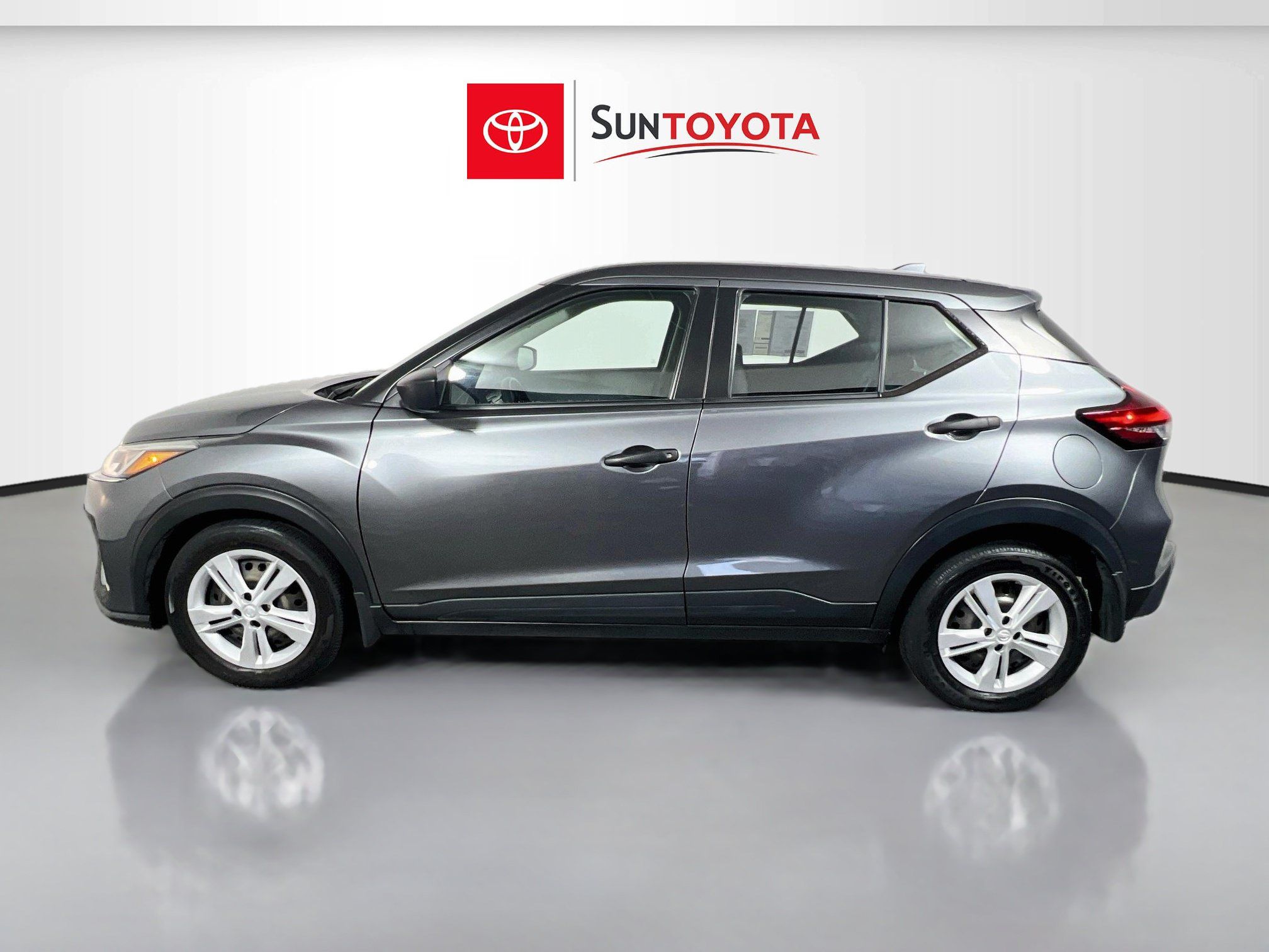 Used 2024 Nissan Kicks S FWD image 7