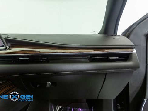 Used 2022 Cadillac Escalade ESV Premium Luxury image 44