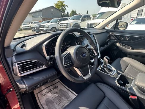 Used 2025 Subaru Outback Limited AWD/4WD image 7