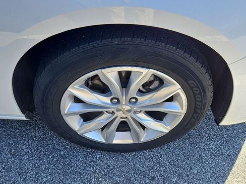 Used 2024 Chevrolet Malibu LT image 11