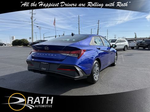 Used 2024 Hyundai Elantra SEL image 9