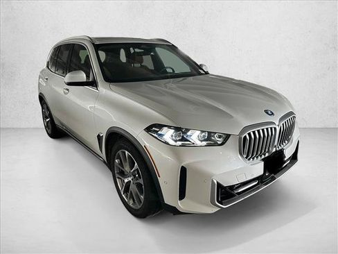 Used 2026 BMW X5 xDrive50e AWD/4WD image 3