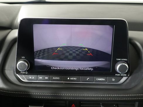 Used 2024 Nissan Rogue SV image 40