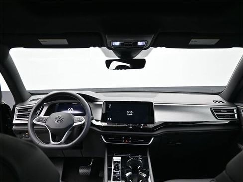 New 2026 Volkswagen Atlas Cross Sport SE image 10