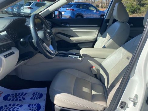 Used 2022 Nissan Altima 2.5 Platinum image 6
