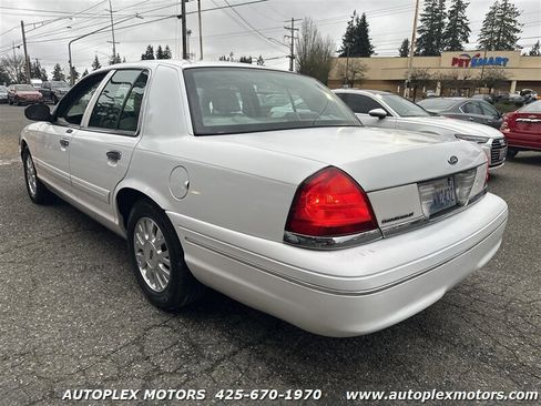 Used 2004 Ford Crown Victoria LX image 5
