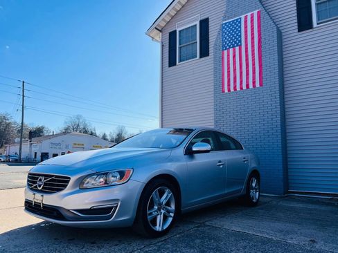 Used 2015 Volvo S60 T5 Premier image 2