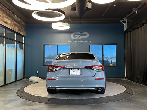 Used 2023 Honda Civic Sport image 4