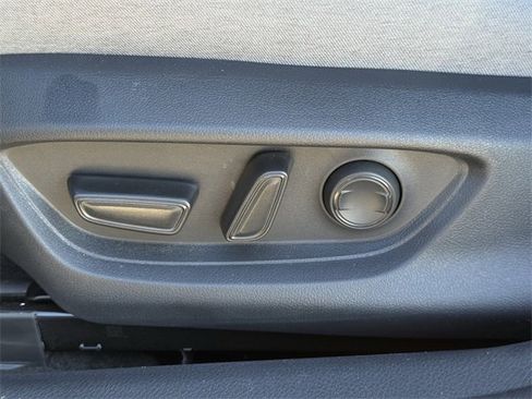 Used 2025 Toyota Camry LE image 27