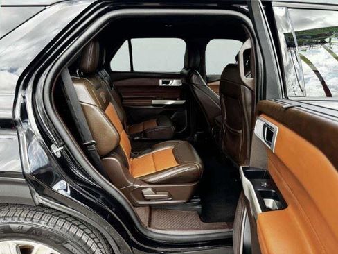 Used 2022 Ford Explorer King Ranch w/ Premium Technology Package AWD/4WD image 43
