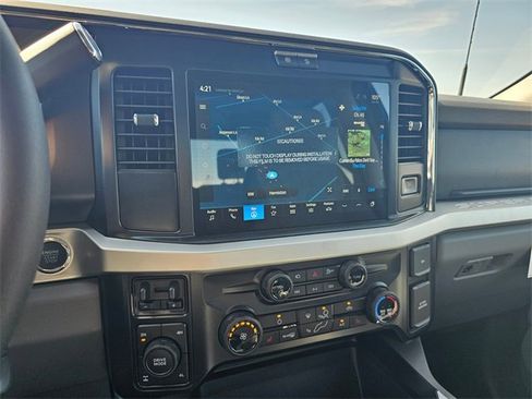 New 2025 Ford F350 XLT w/ Black Appearance Package image 19