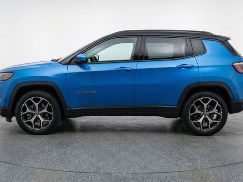 Used 2025 Jeep Compass Limited image 5