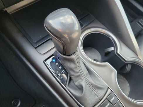 Used 2024 Toyota Camry SE FWD image 29