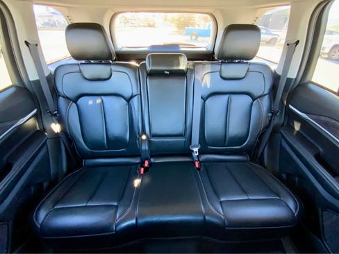 Used 2023 Jeep Grand Cherokee Limited image 29