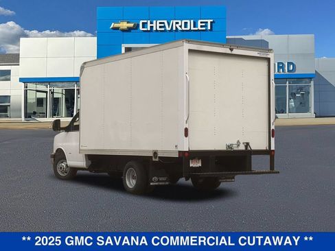 New 2025 GMC Savana 3500 RWD image 7