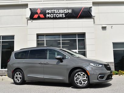 Used 2023 Chrysler Pacifica Limited