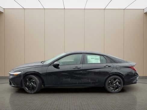 New 2026 Hyundai Elantra Sport FWD image 5
