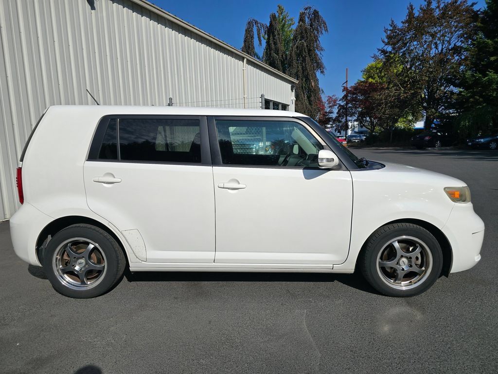 Used 2010 Scion xB FWD image 3
