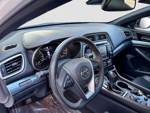 Used 2021 Nissan Maxima SR w/ Sport Mat Group image 9