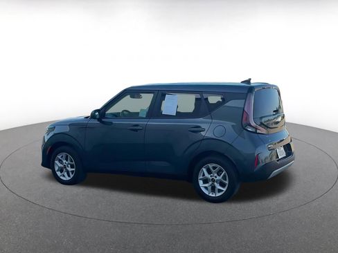Used 2025 Kia Soul LX w/ LX Technology Package image 8