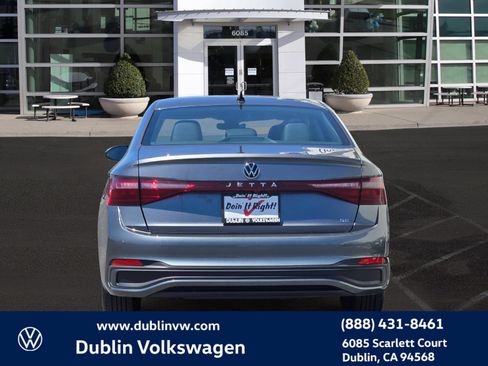 Certified 2025 Volkswagen Jetta SE FWD image 5