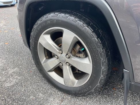 Used 2014 Jeep Grand Cherokee Limited image 42