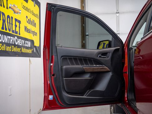 Used 2022 GMC Canyon Denali image 10